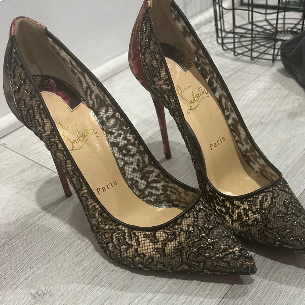 Brand new with tag red bottoms heels- Authentic